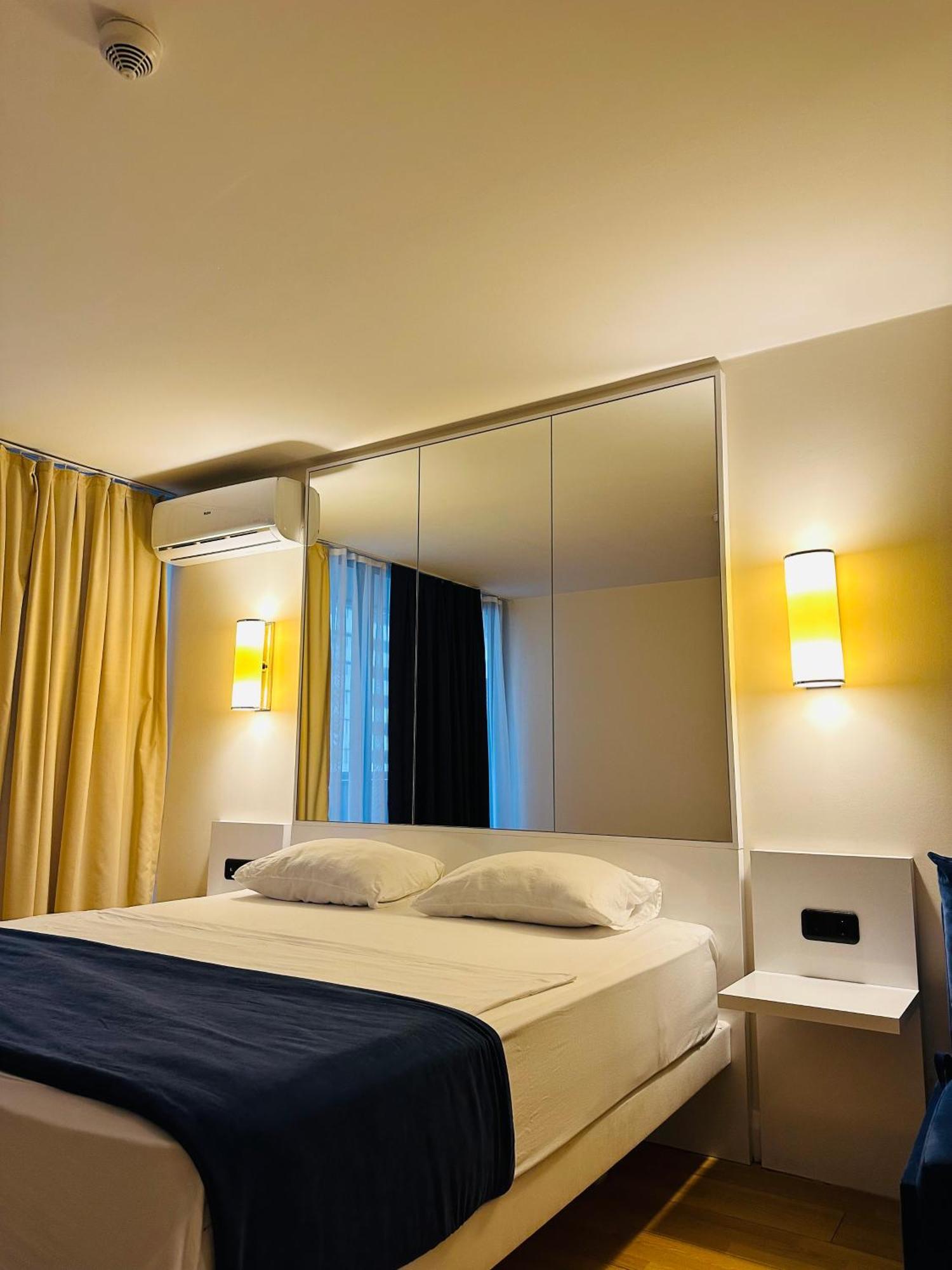 Hotel New Orbi Batumi Exterior foto