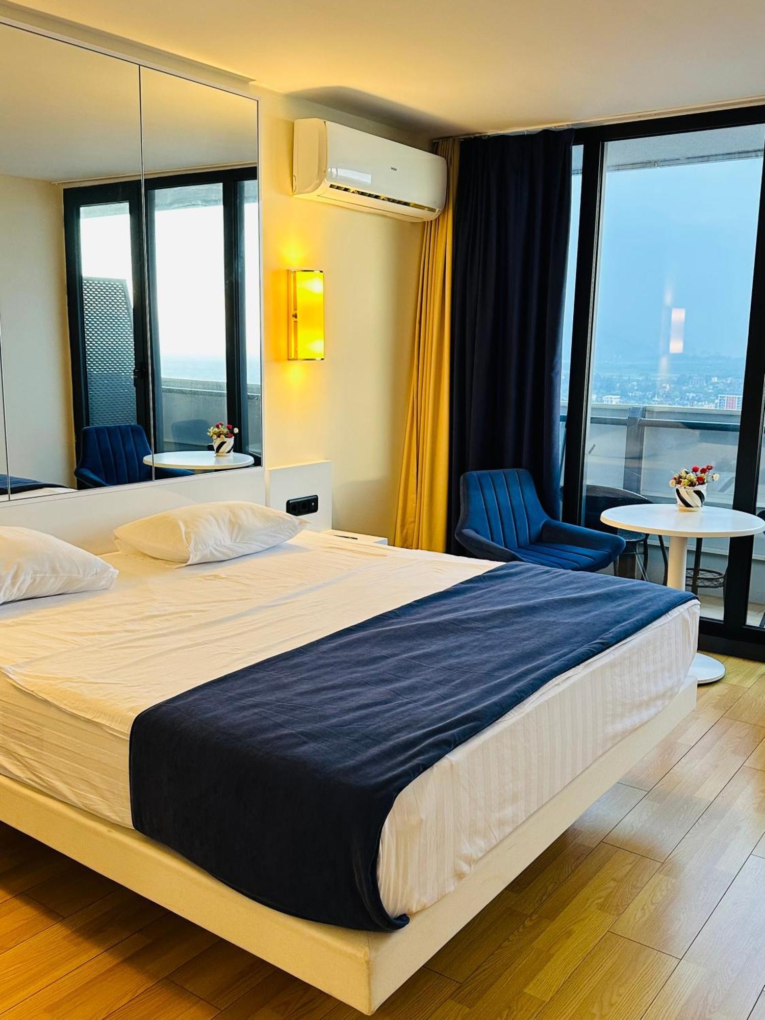 Hotel New Orbi Batumi Exterior foto